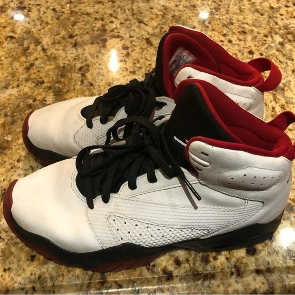 Nike Air Jordan “Lift‎ Off” sneakers. Sharp white black red leather. Siz…